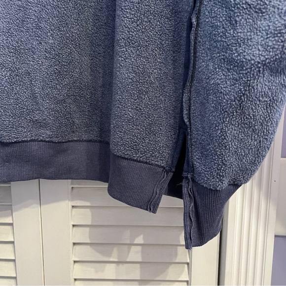 American Eagle Oversized Fleece Sweatshirt - Picture 4 of 7